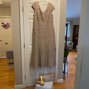 EUC Mother of the Bride Ensemble